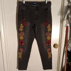 Women's Charcoal Black Jeans Very Stretchy Material With Flowers Sewn On Knitted